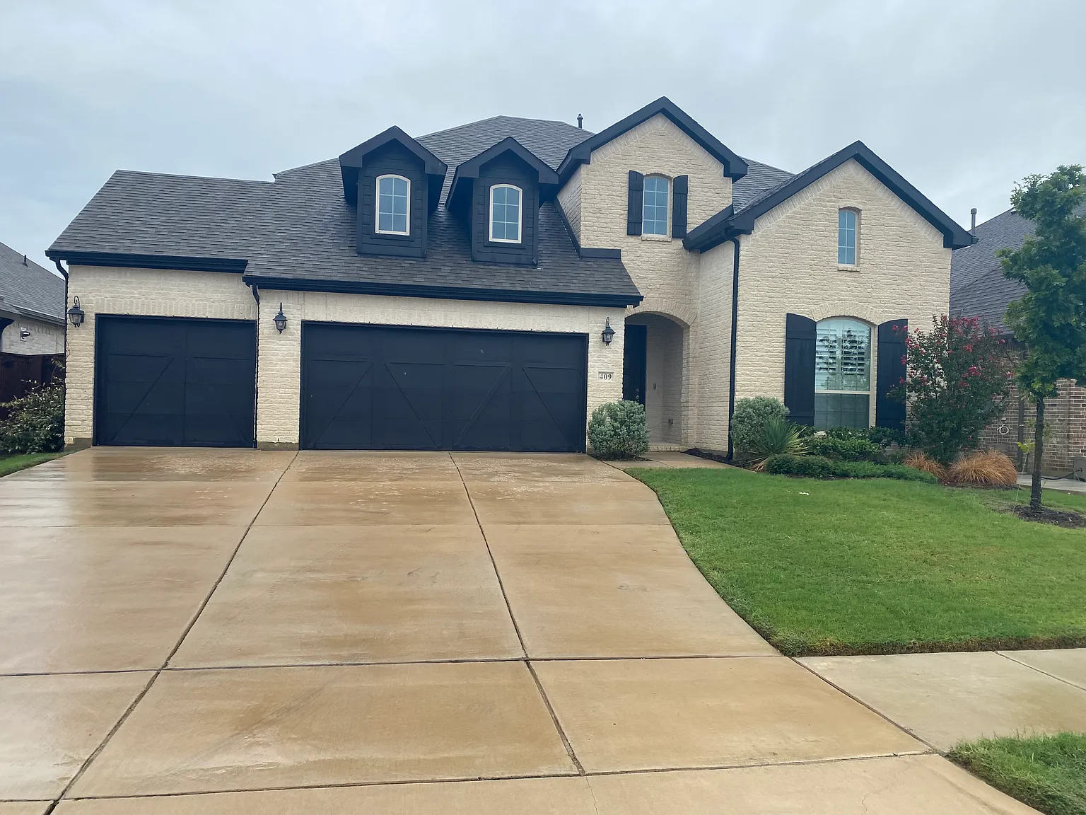 5 bed, 3078 sqft, $3,900 — Photo 2