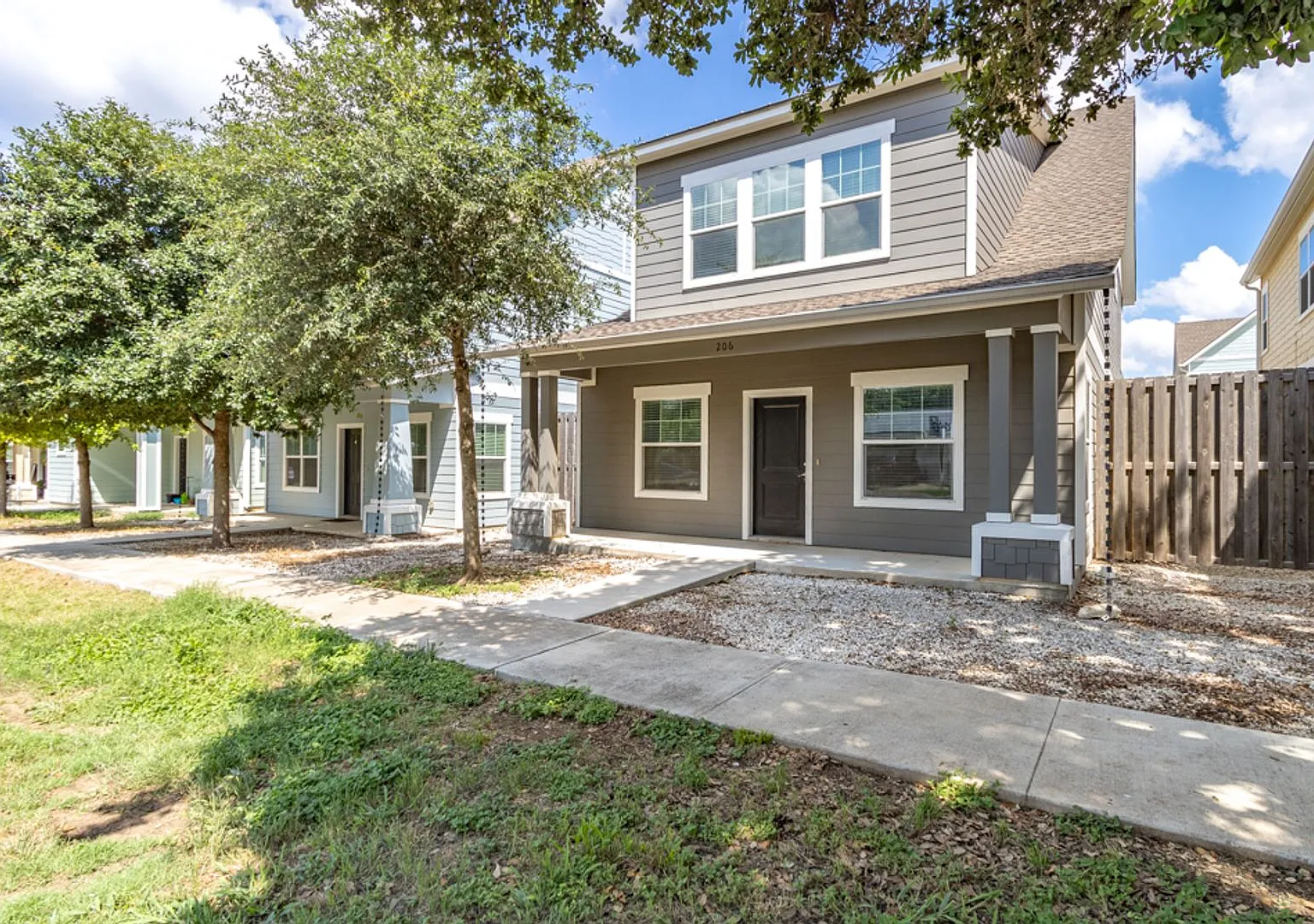 206 Munro St, Liberty Hill, TX 78642 — Photo 2