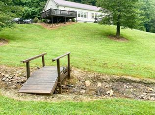 2820 Cross Roads Dr, Galax, VA 24333