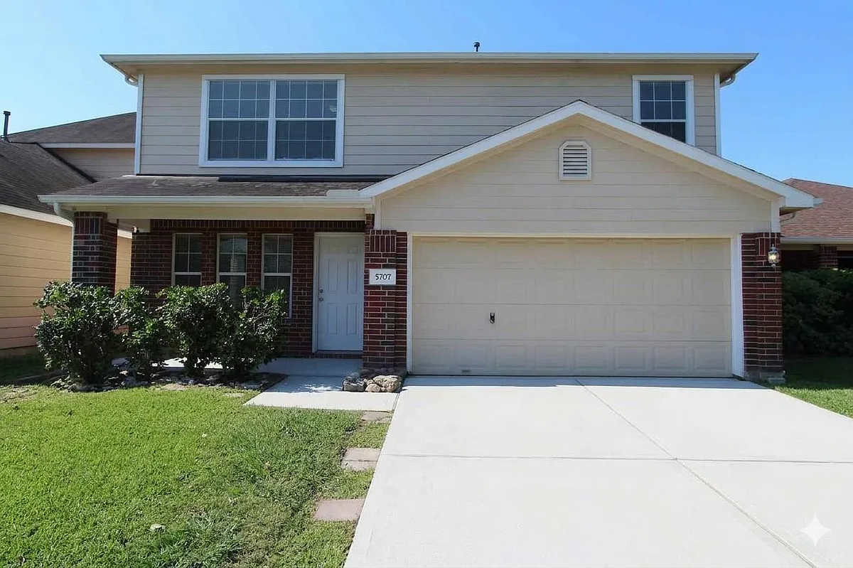 Building Photo - 5707 Saluda Creek Ln