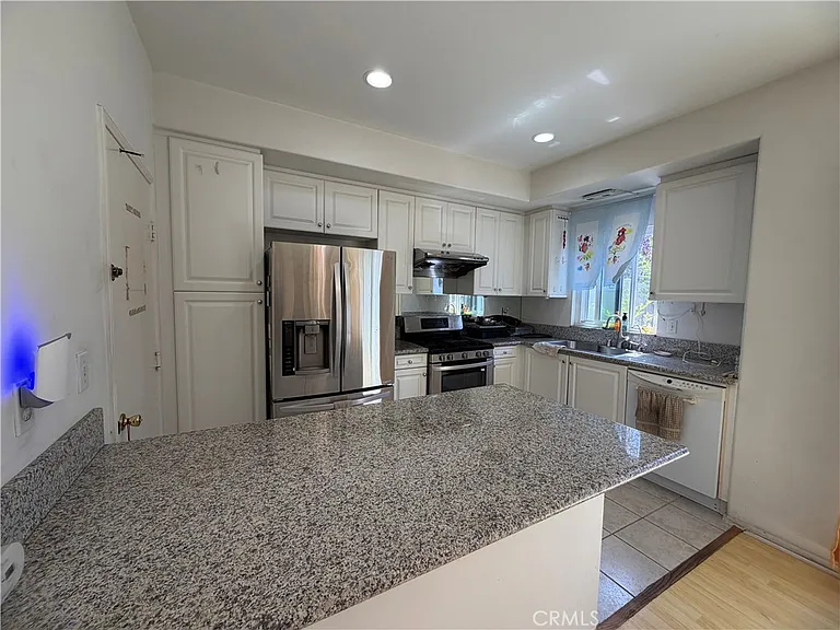 23812 Los Codona Ave — Photo 15