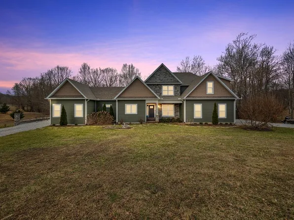 750 Brotherton Dr, Cookeville, TN 38506