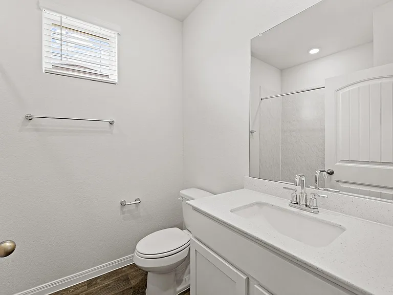 411 Town Lake Bnd — Photo 5
