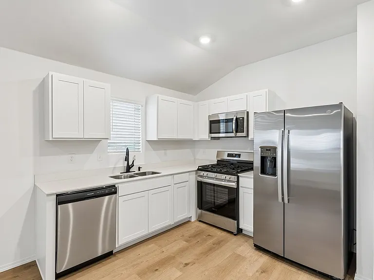 1221 Colt Dr — Photo 6