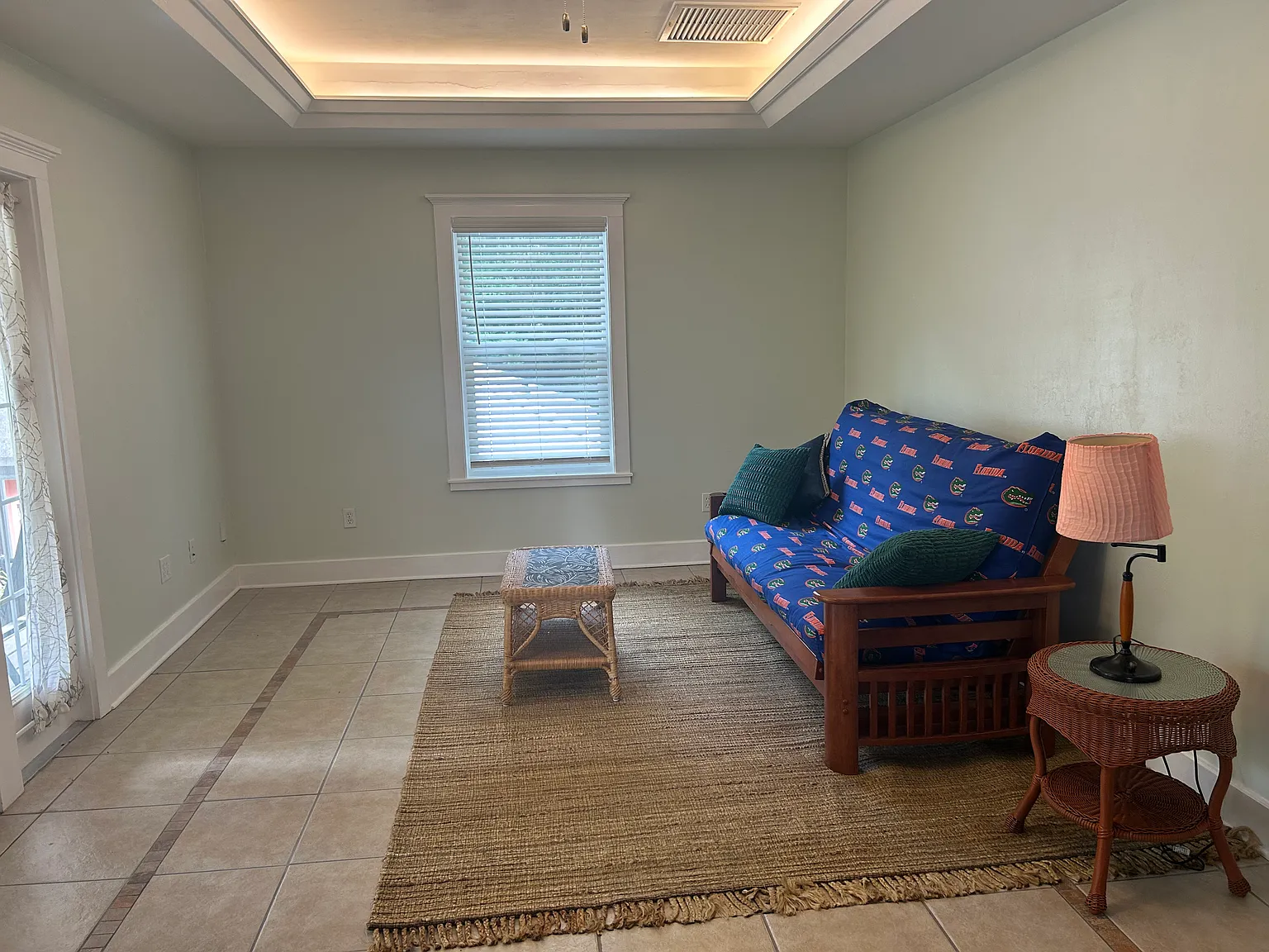 1 bed, 900 sqft, $1,600 — Photo 4