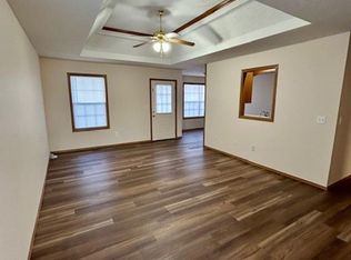 1227 W Bluegrass Rd, Nixa, MO 65714