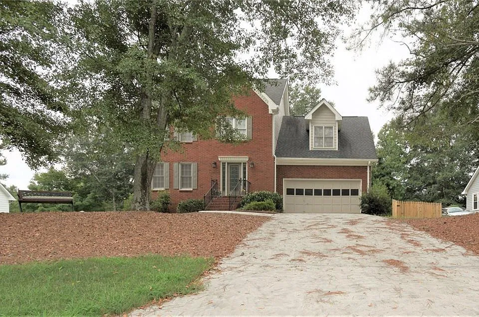 2945 Riverbend Dr