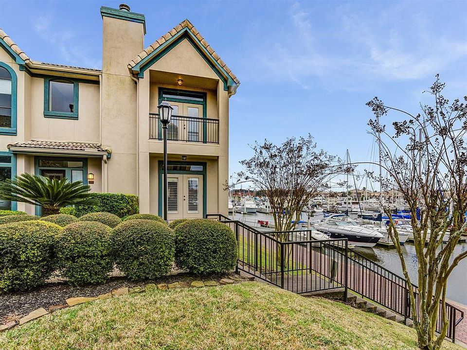 1st image of 484 Mariners Dr