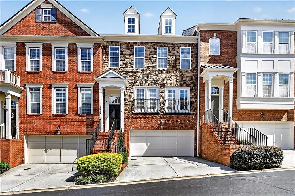 3 bed, 3.5 bath, 2328 sqft, $3,250 — Photo 1