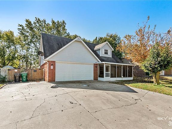 2nd image of 2704 W Sunset Dr