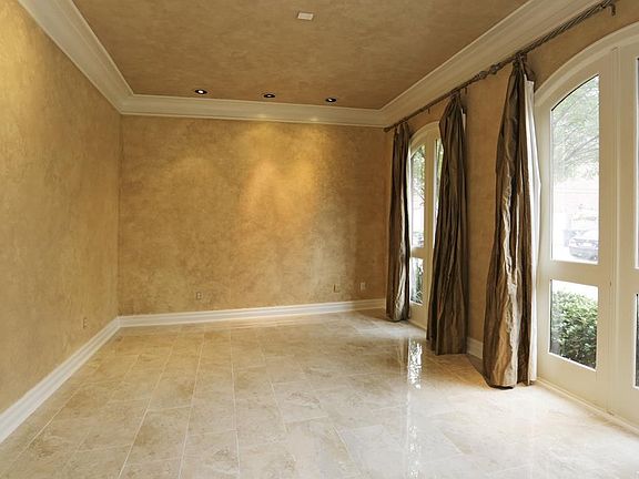 5th image of 17 Wynden Place Ln