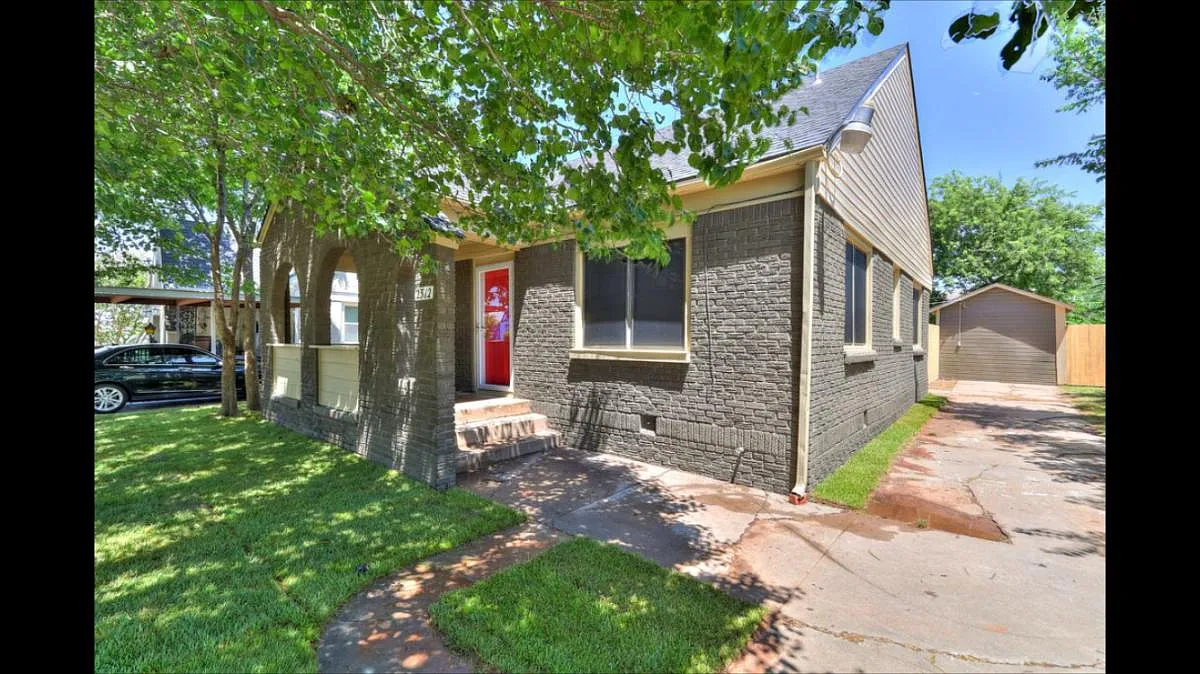 Building Photo - 2312 N Youngs Blvd