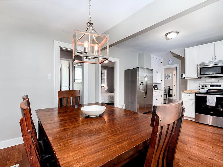 1509 W Clark St — Photo 19