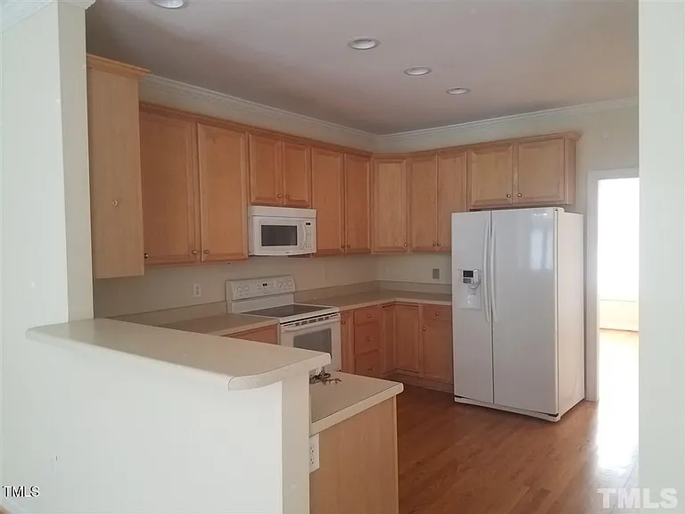 6922 Ray Rd — Photo 3