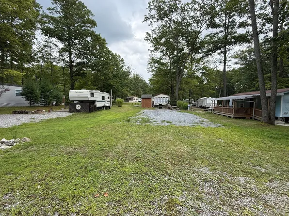 181 Dolphin Head Rd, Du Bois, PA 15801