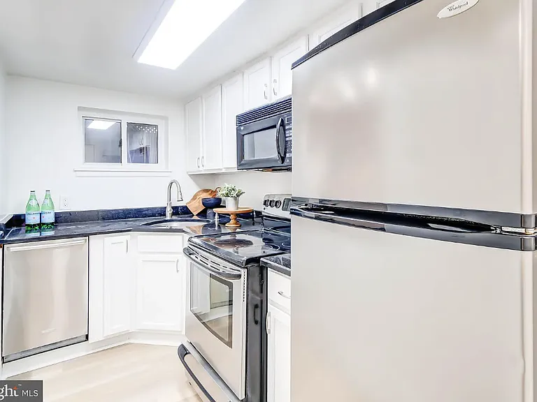 1673 Park Rd NW #B2-2 — Photo 5