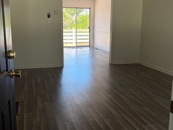 3rd image of 3869 Vineyard Ave
