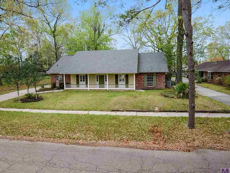 5427 Bennington Ave — Photo 2