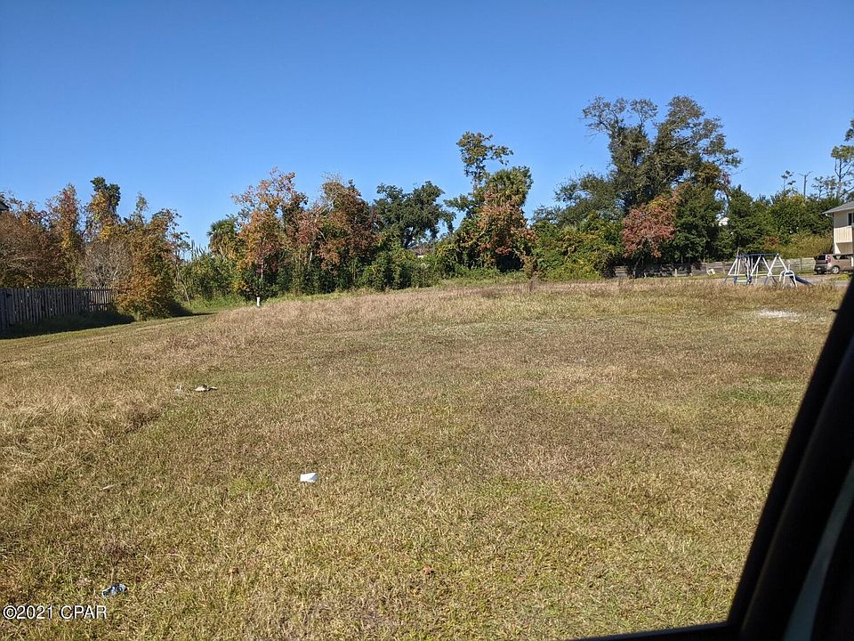 2nd image of 2 W 11th St