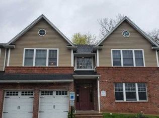 26 Hemlock Ln, Tenafly, NJ 07670