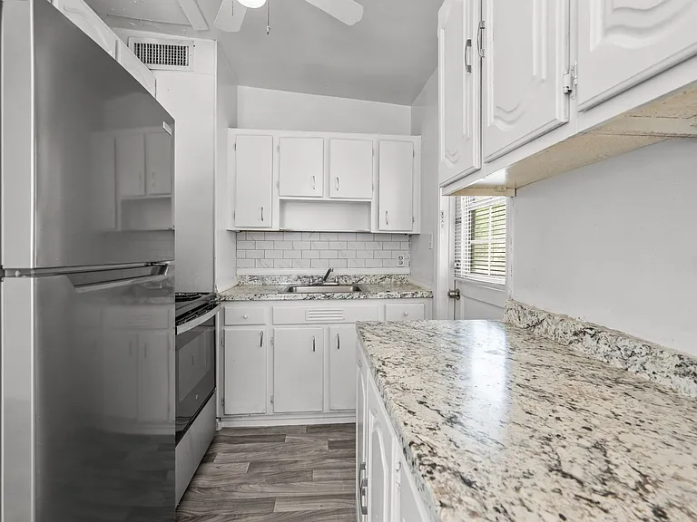 20 Rollins Ave — Photo 8