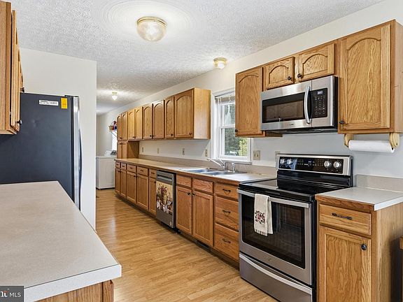 3rd image of 21 Greenfield Rd