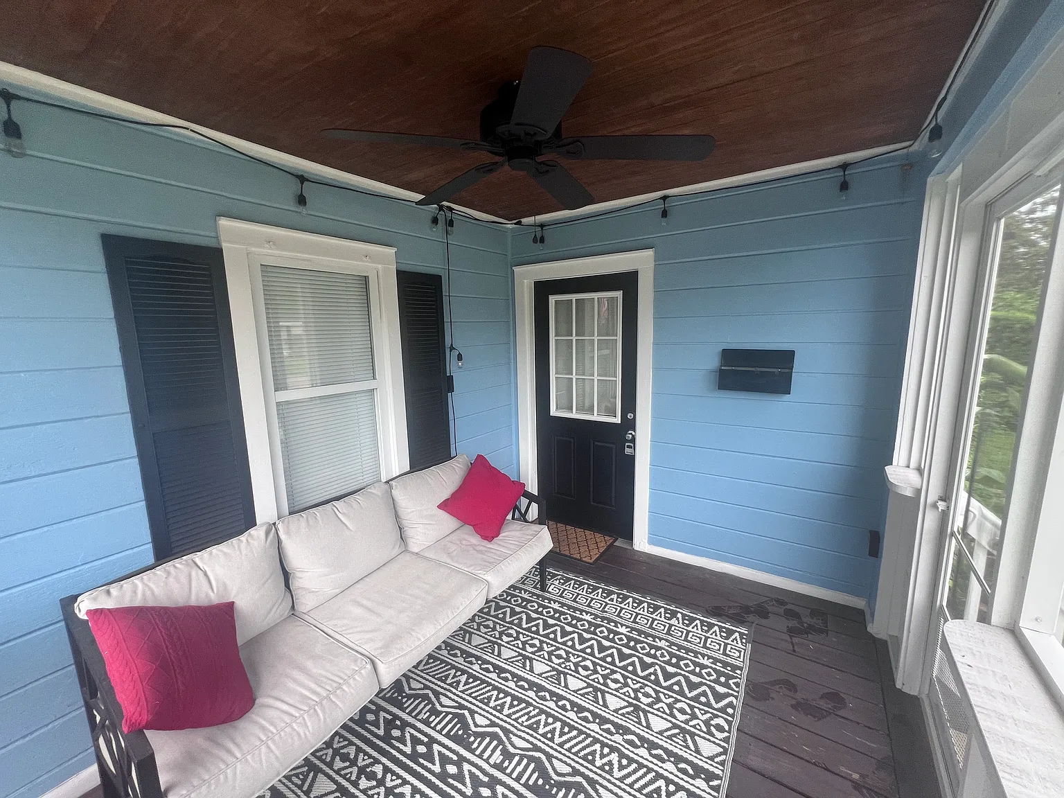 3 bed, 1300 sqft, $2,950 — Photo 4