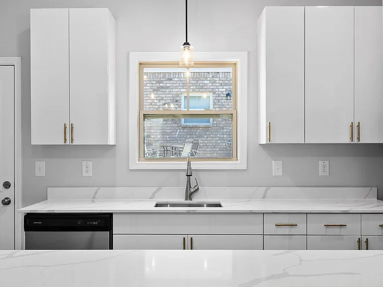 360 Luxury Townhomes — Photo 35