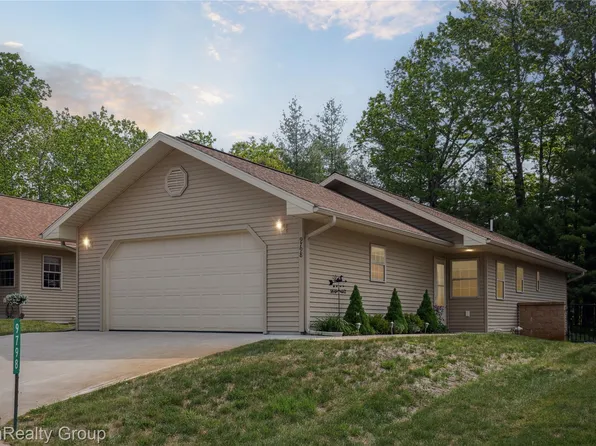 9798 Deer Track Ct, Interlochen, MI 49643