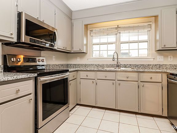 3rd image of 7753 Brookdale Blvd