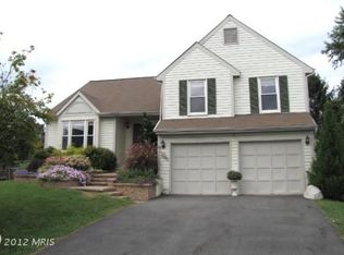 17400 Saint Theresa Dr, Olney, MD 20832