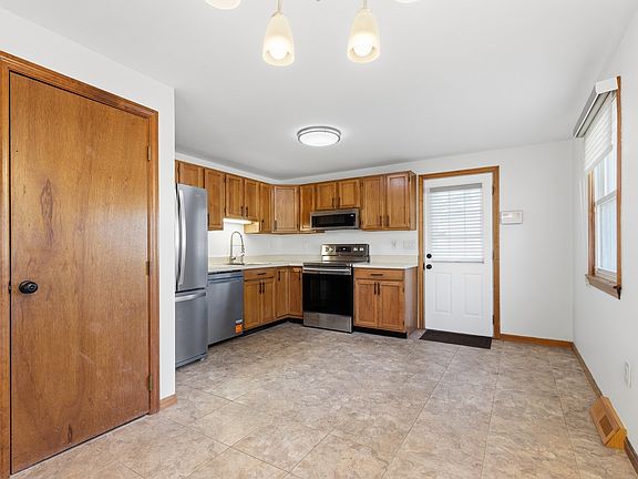 3rd image of 11 Colantha Ave