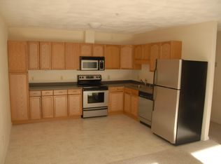 36 Essex Rd APT 23, Ipswich, MA 01938