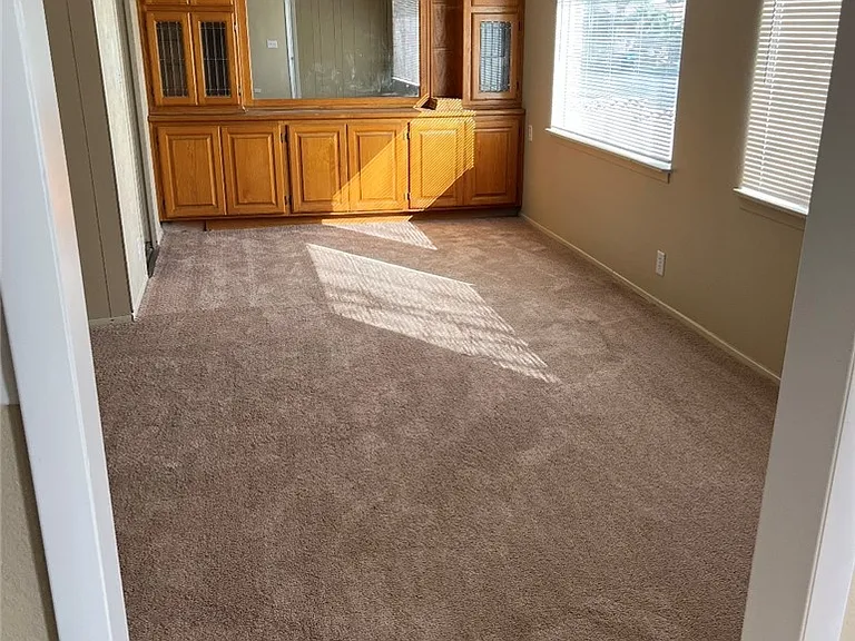 5374 N Sir Richard Dr — Photo 3