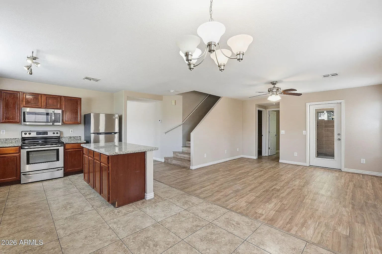 4 bed, 2341 sqft, $2,549 — Photo 4