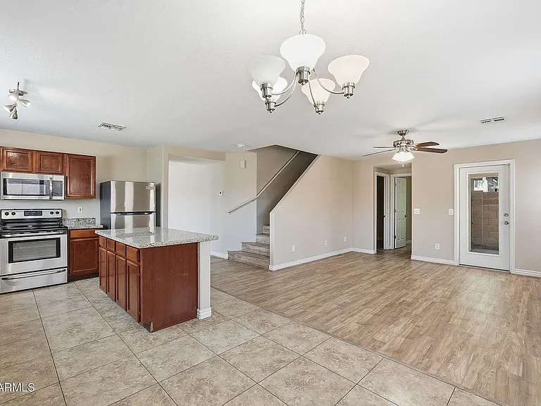 422 W Redwood Dr — Photo 4
