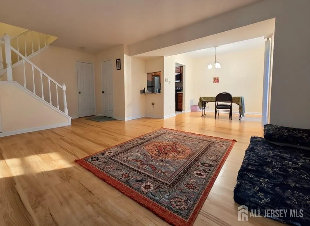 2 bed, 1.5 bath, 1104 sqft, $2,950 — Photo 3