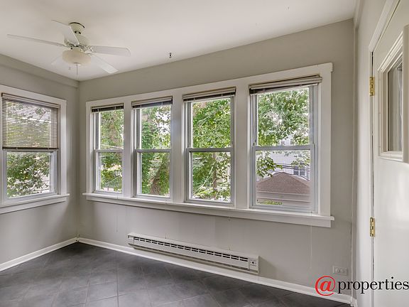 5th image of 3312 N Oakley Ave #2S