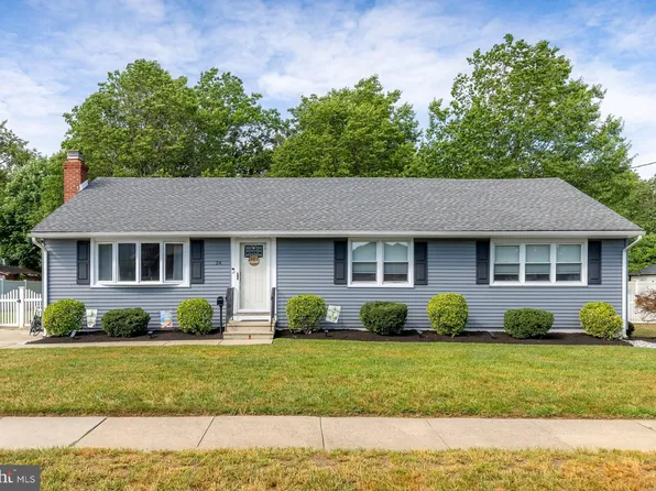 24 New York Ave, Burlington, NJ 08016