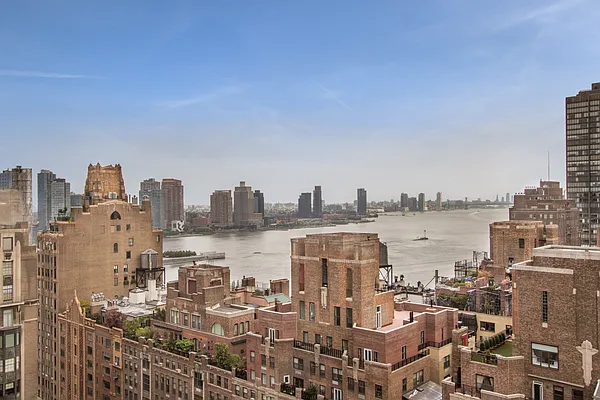 Sold by Brown Harris Stevens | media 19