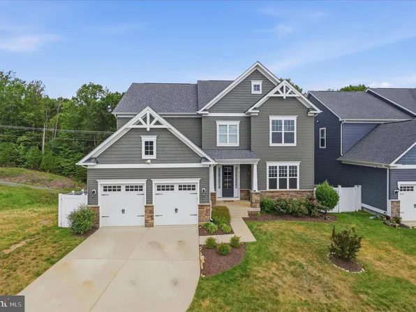 416 Crab Apple Dr, Stafford, VA 22554