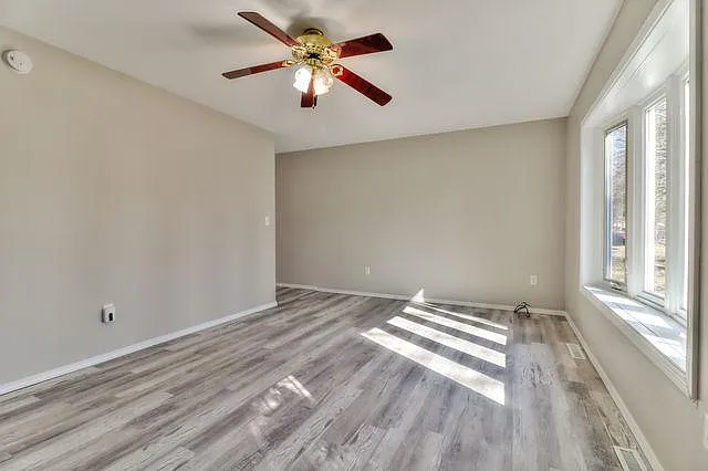 1512 Kings Way — Photo 11