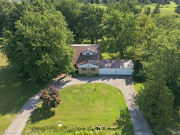 2nd image of 5593 Fairway Ln