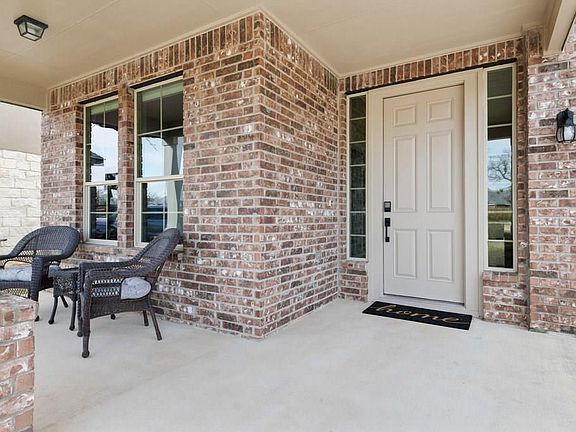 3rd image of 2521 Etta May Ln