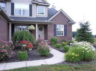 6082 Valerian Ct, Grand Blanc, MI 48439