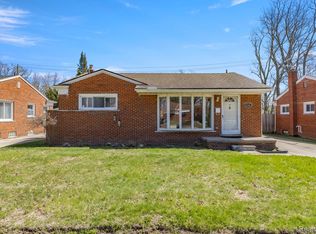 8246 Lochdale St, Dearborn Heights, MI 48127