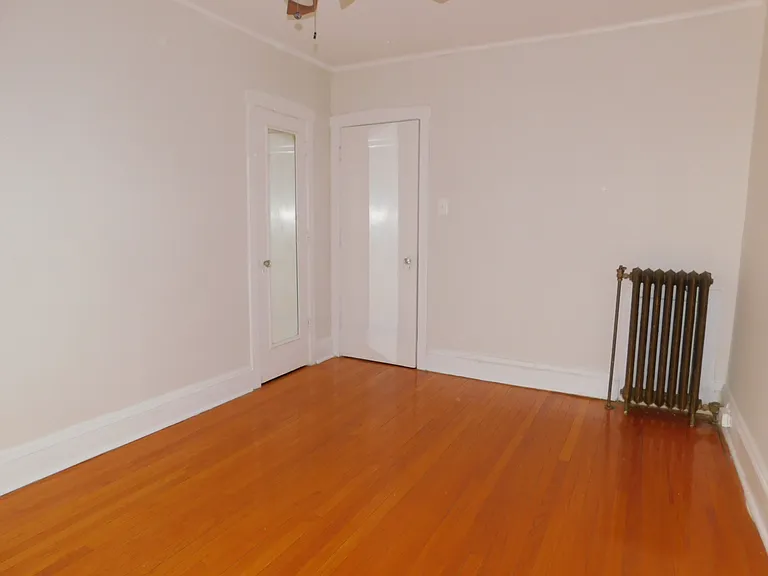 429 Linden Ave #J2 — Photo 11