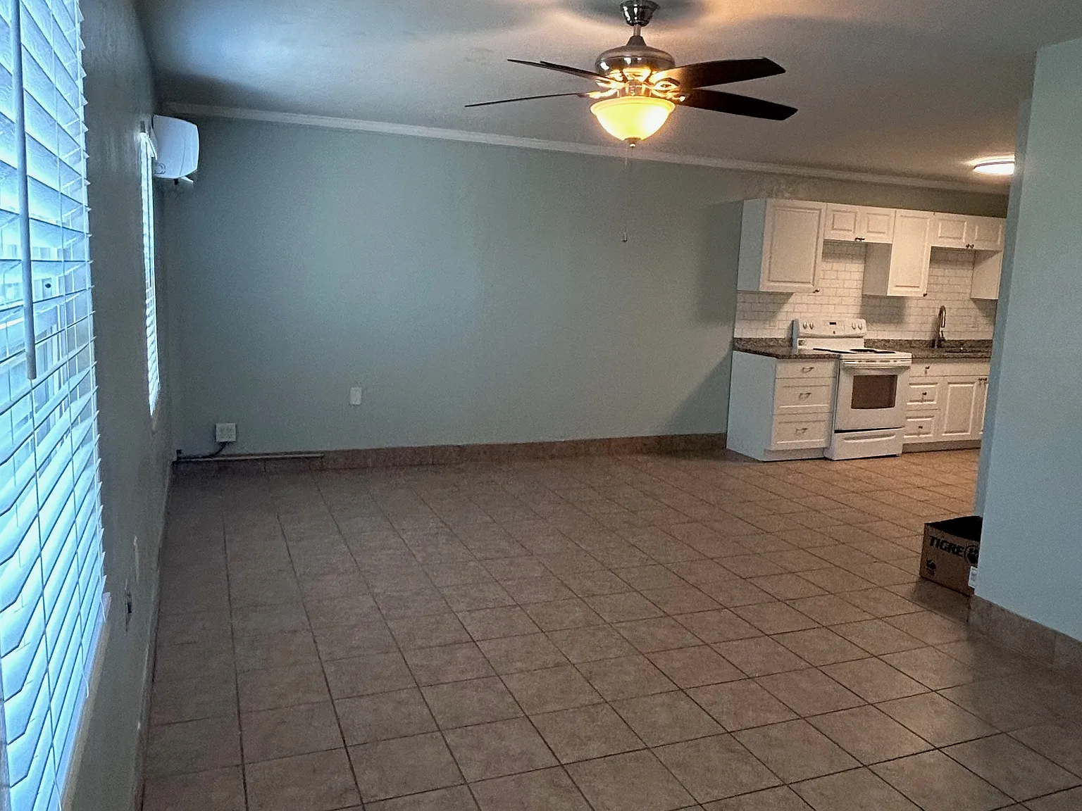 2 bed, 800 sqft, $1,795 — Photo 3