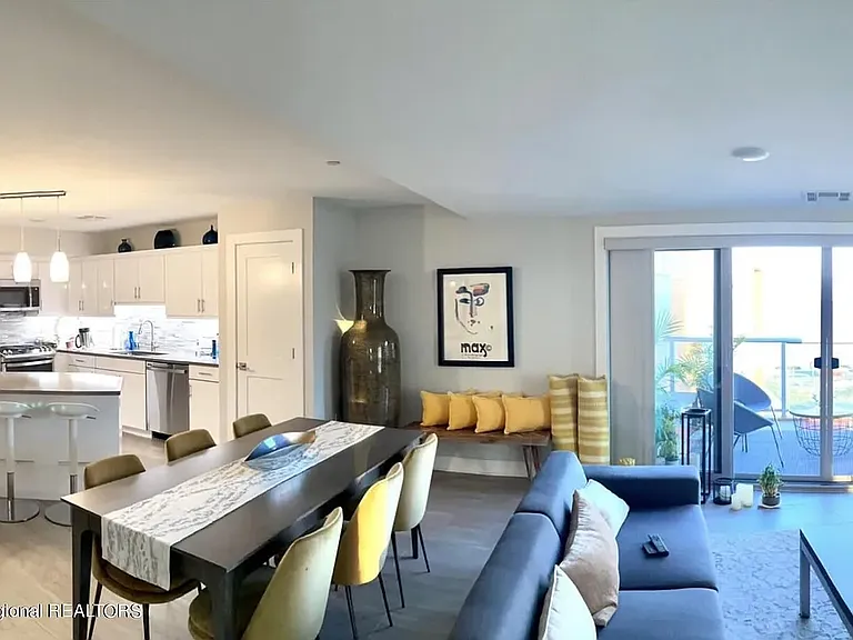 345 Ocean — Photo 10
