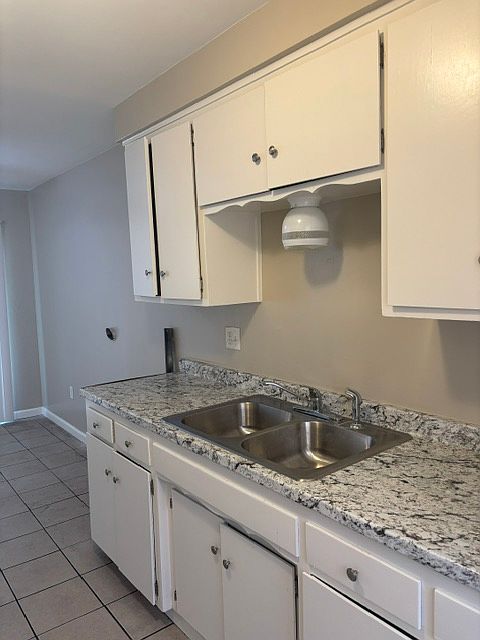 1st image of 4400 Balboa Dr #D